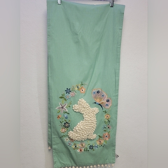 Tabitha Webb Bunny Knotted Embroidered FloralTable Runner 16" x 72" pom pom trim - Picture 2 of 7